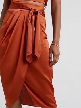 NWT Express Satin Tie-Waist Faux Wrap Midi Skirt- Rust Red Size 2